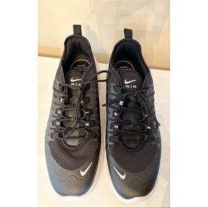Nike Air Max Size 11 color black